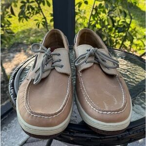 New men sperry three holes beige